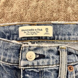 70’s Vintage Flare Ultra High Rise Jeans size 25.